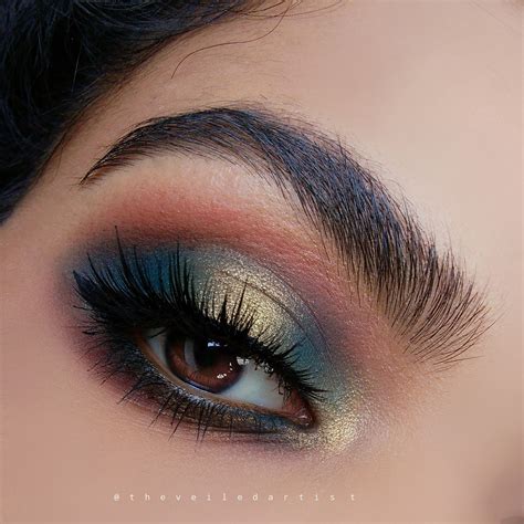 turquoise eyeshadow